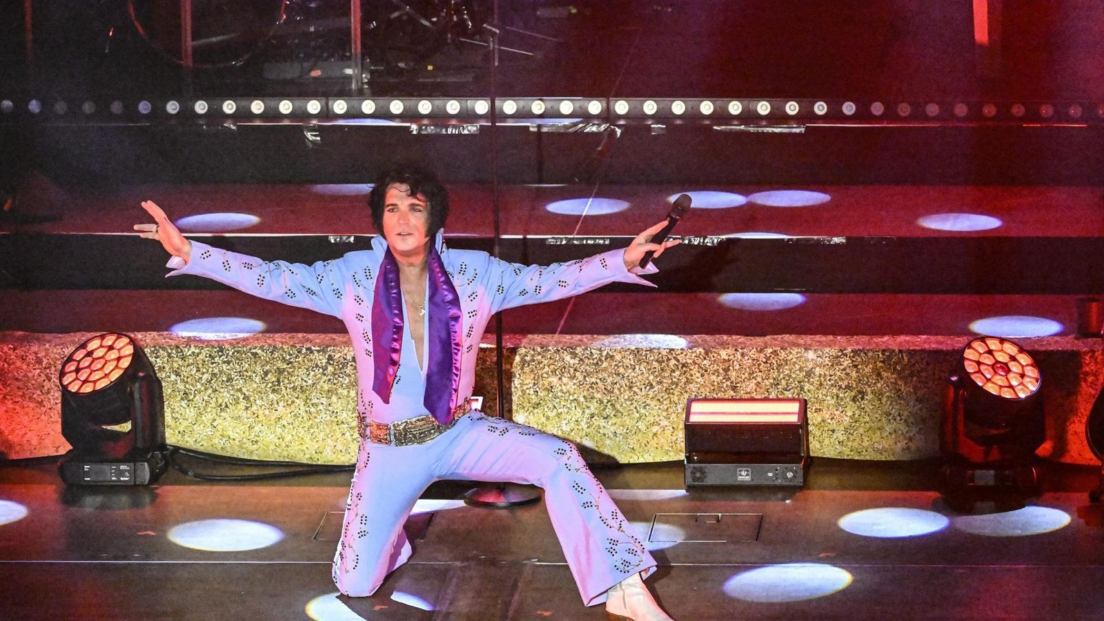 K-nigliche-Premiere-in-Bochum-So-rockt-Elvis-den-RuhrCongress