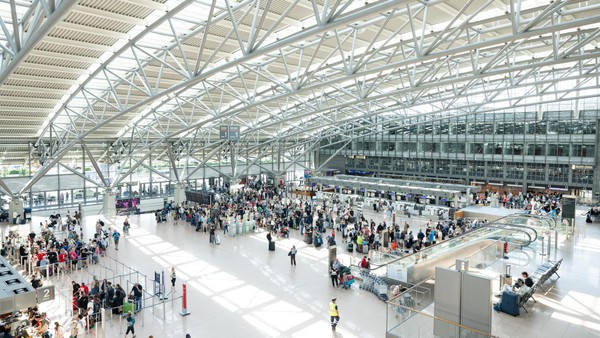 Zum Start der Herbstferien mehr Service und Komfort in den Terminals