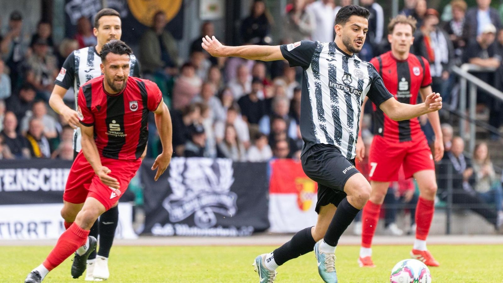 Gr-tes-Oberliga-Spiel-des-Jahres-Wattenscheider-Fanbusse-fahren-nach-Lippstadt