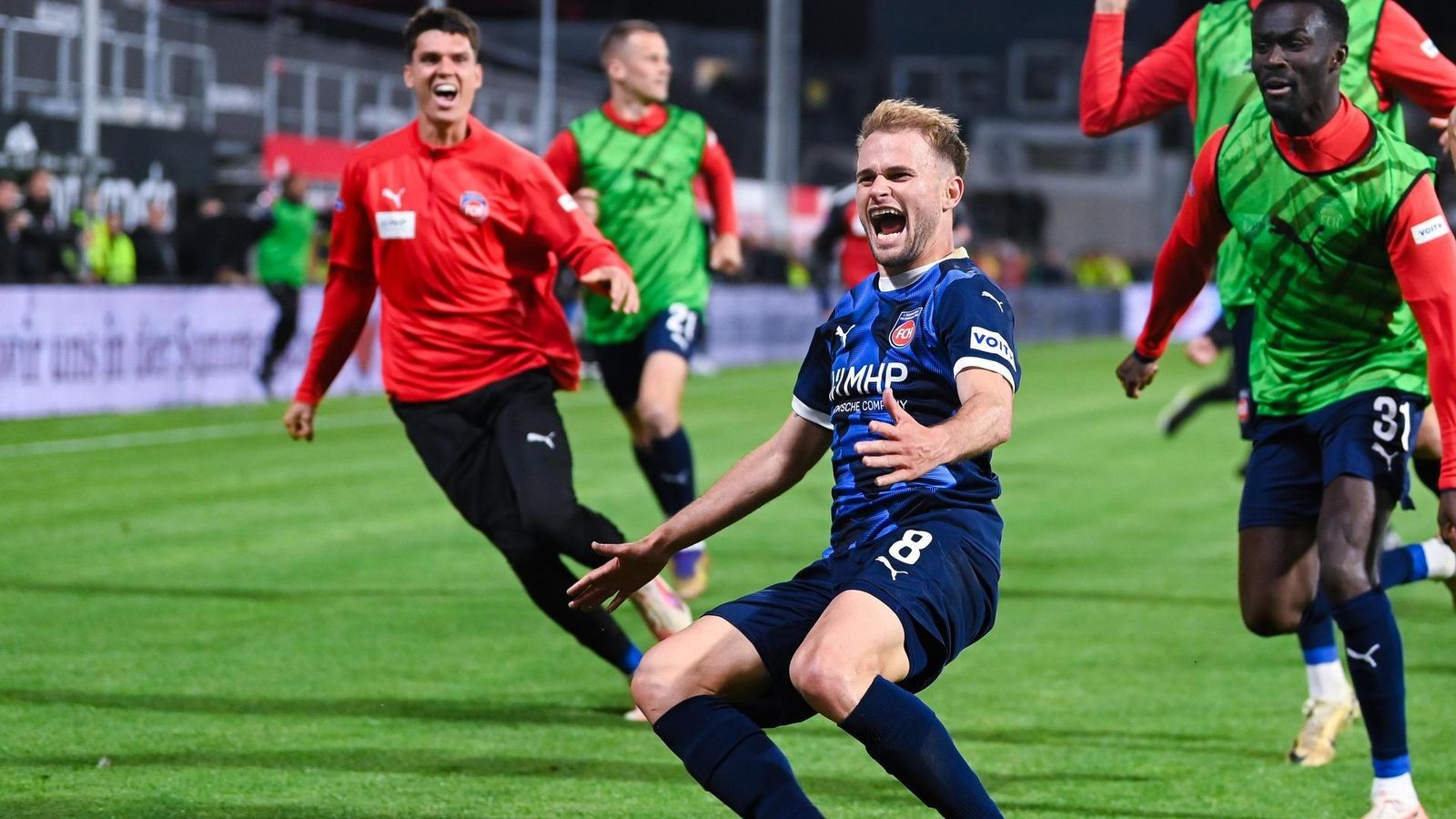 Auf-Schalke-setzte-es-sich-nicht-durch-Dieses-Duo-bringt-Geld