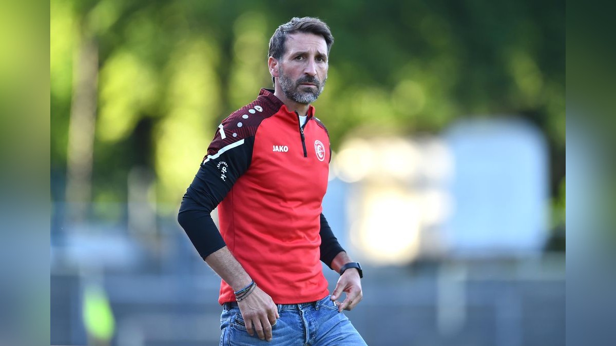 Neuer Trainer beim FC Kray: Dimitrios Pappas. VfL Bochum U21 - Spvgg Erkenschwick
