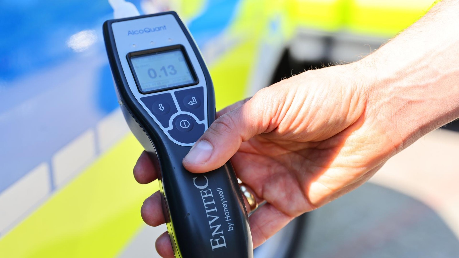 Polizei-Altenburger-Land-Alkoholisierter-Autofahrer-gestoppt-und-Einbrecher-gesucht