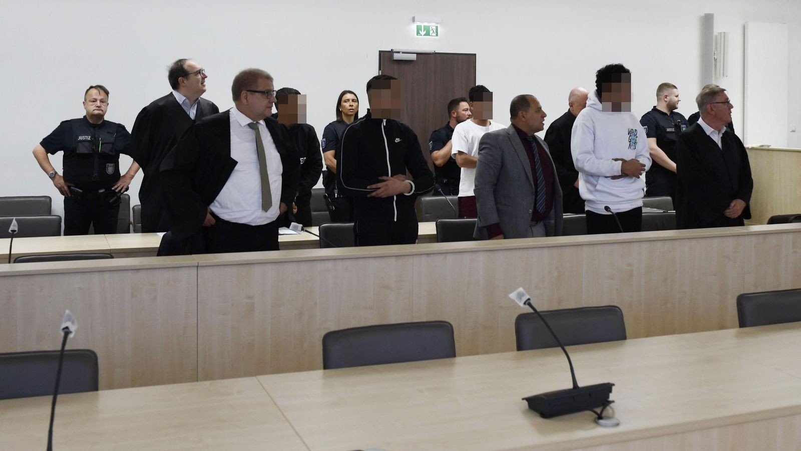 Raub mit Messer in Jena: Ehering und Rasierapparat zählen zur Beute
