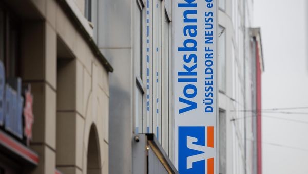 Kritik an Aufsicht: Wie sicher sind Volksbanken und Sparkassen?