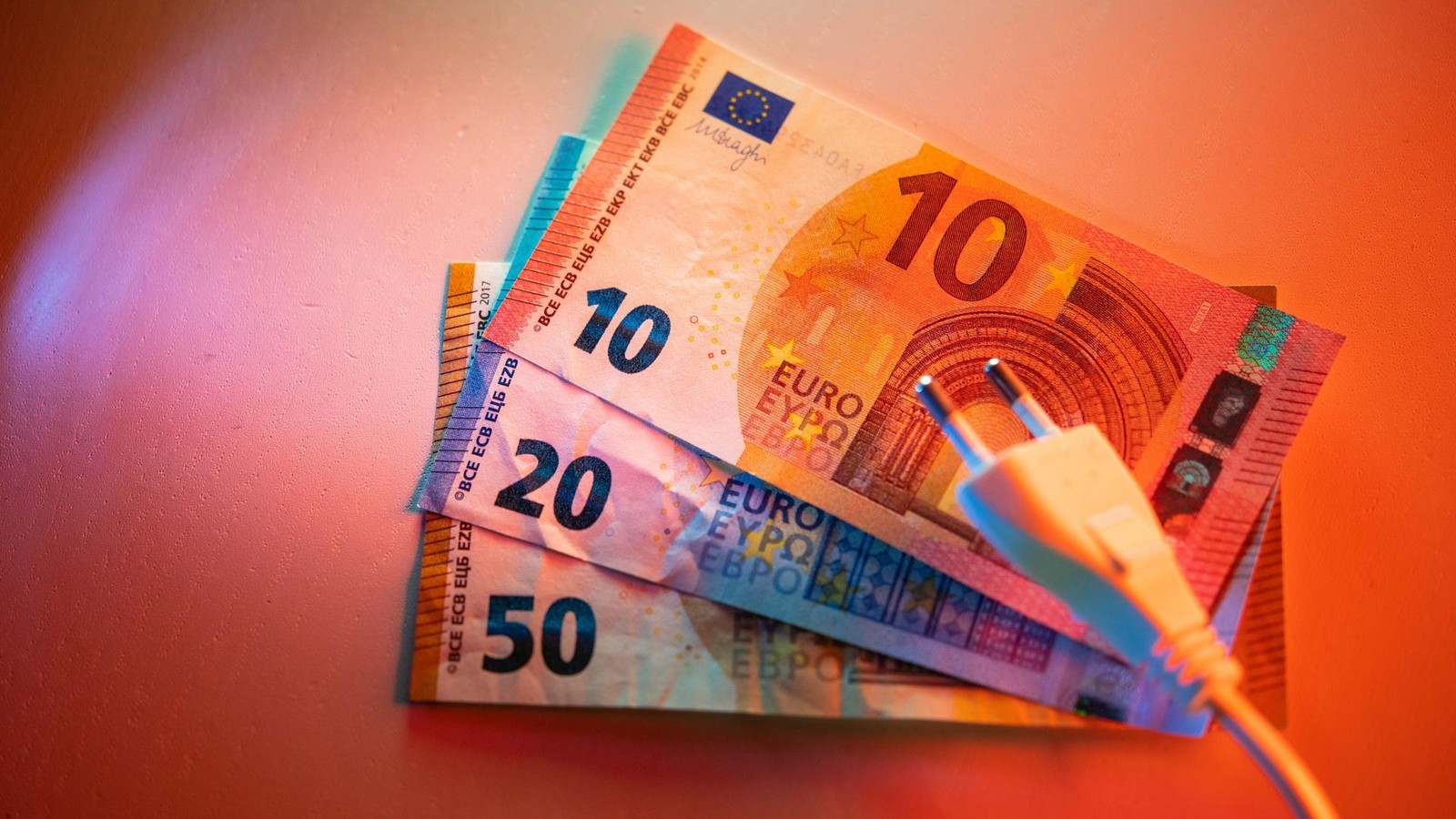 Strom-und-Gaskosten-Stadtwerke-Hattingen-drehen-an-der-Preisschraube