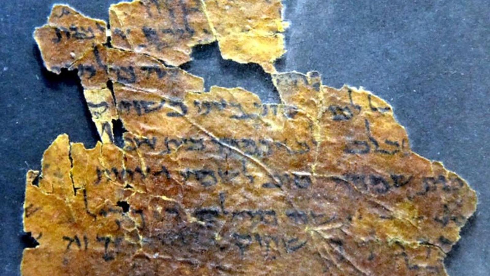 Bibel-KI-entschl-sselt-das-wahre-Alter-ber-hmter-Schriftrollen