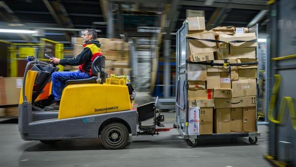 DHL schränkt Paketversand in die USA ein – Das ist der Grund