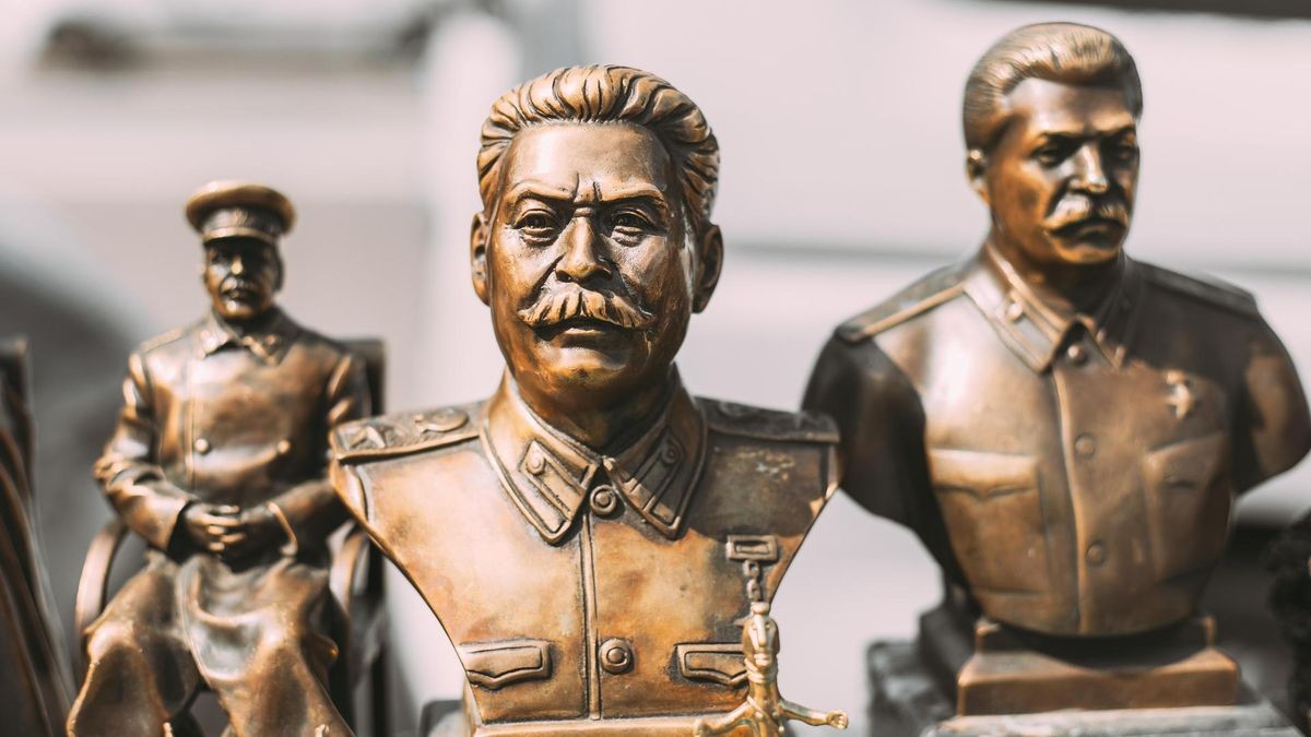 Kleine Bronzestatue von Josef Stalin