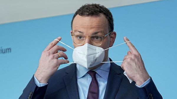 Spahn zur Masken-Affäre: Fehler gab es, Gewissensbisse nicht
