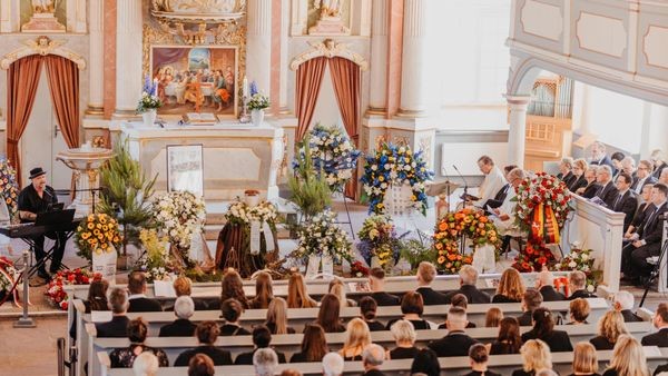 Trauerfeier: Rund 1100 Gifhorner sagen Landrat „tschüss!“