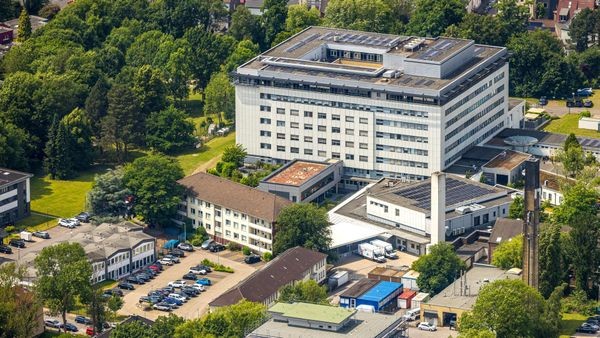 17-jährige Patientin von Pfleger missbraucht? So urteilt das Gericht