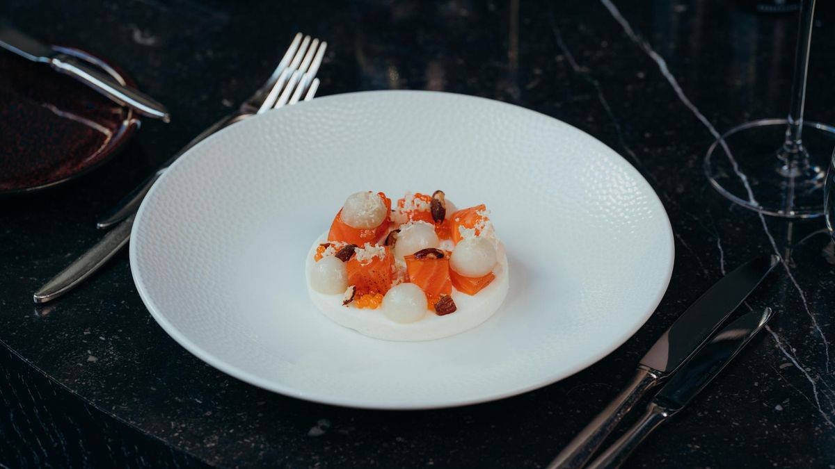 Filet von der Fjordforelle und Kaviar aus dem „Le Faubourg“