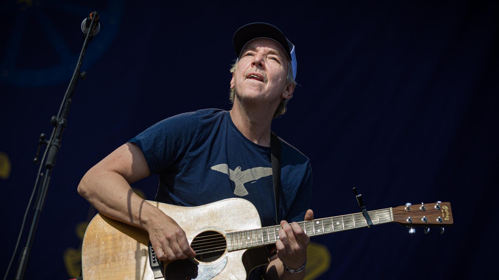 Dieser-Podcast-und-TV-Star-geht-2026-als-Solo-Musiker-auf-Club-Tournee