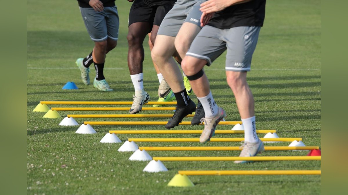 Der VfB Bottrop ist am Dienstag in die Vorbereitung auf die neue Landesligasaison gestartet. Trainingsauftakt VfB Bottrop im Jahnstadion in Bottrop