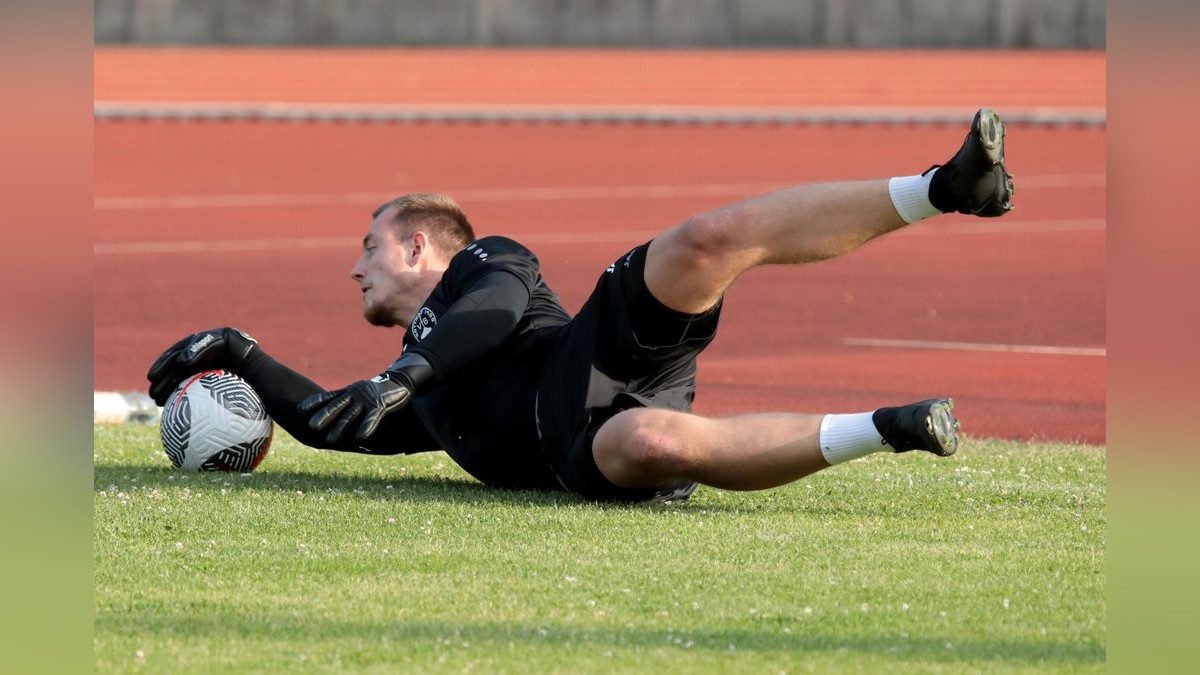 Der VfB Bottrop ist am Dienstag in die Vorbereitung auf die neue Landesligasaison gestartet. Trainingsauftakt VfB Bottrop im Jahnstadion in Bottrop