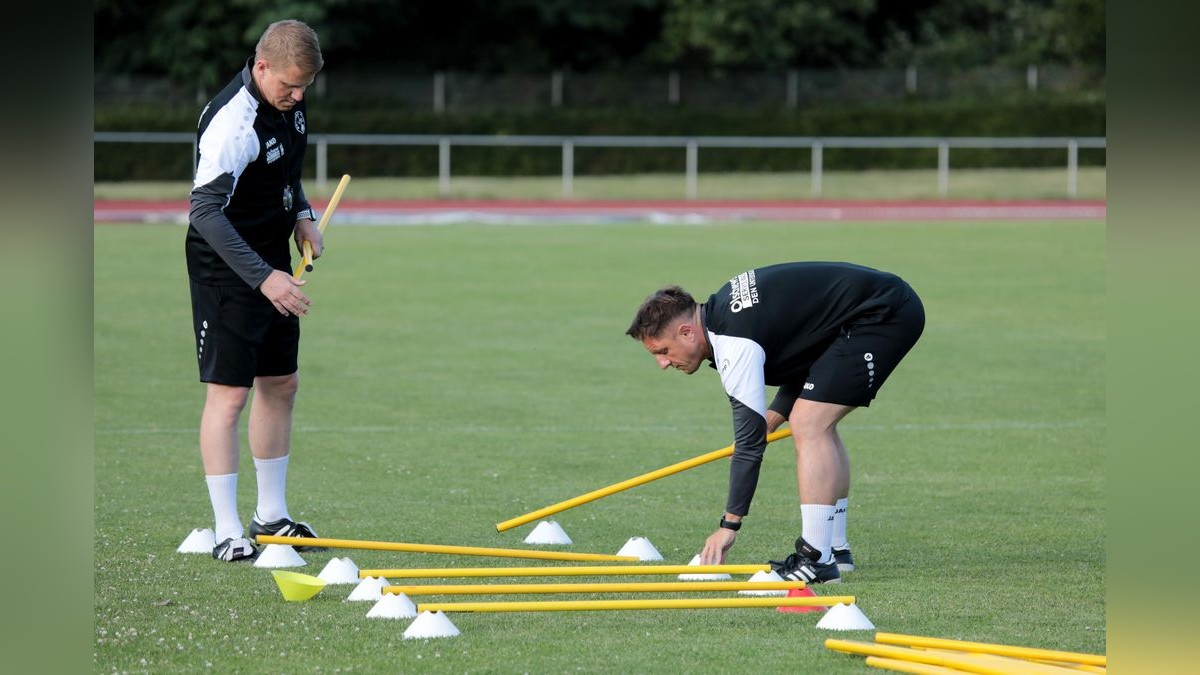 Der VfB Bottrop ist am Dienstag in die Vorbereitung auf die neue Landesligasaison gestartet. Trainingsauftakt VfB Bottrop im Jahnstadion in Bottrop