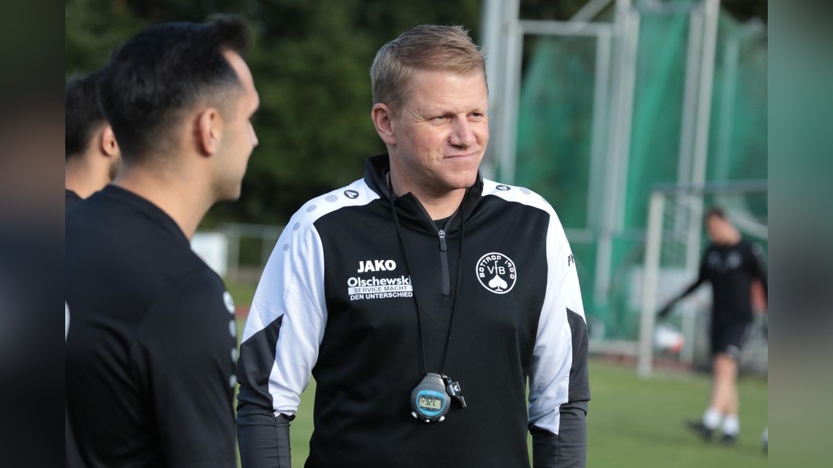 Der VfB Bottrop ist am Dienstag in die Vorbereitung auf die neue Landesligasaison gestartet. Trainingsauftakt VfB Bottrop im Jahnstadion in Bottrop