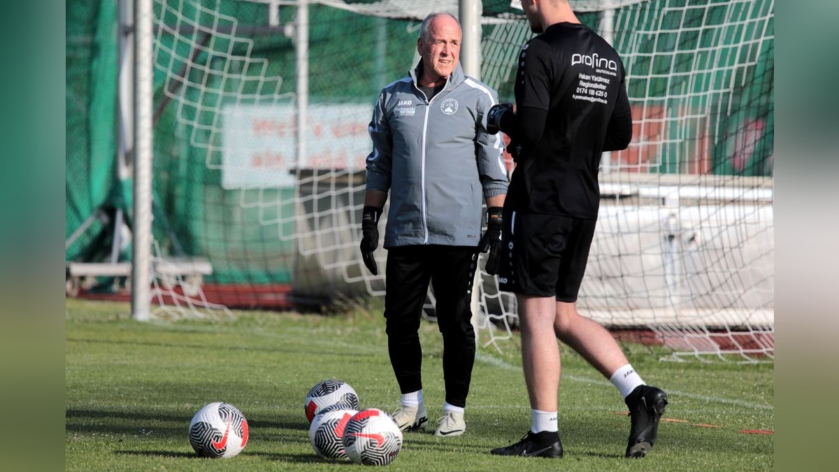 Der VfB Bottrop ist am Dienstag in die Vorbereitung auf die neue Landesligasaison gestartet. Trainingsauftakt VfB Bottrop im Jahnstadion in Bottrop