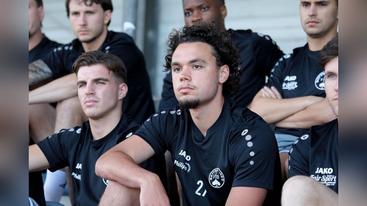 Der VfB Bottrop ist am Dienstag in die Vorbereitung auf die neue Landesligasaison gestartet. Trainingsauftakt VfB Bottrop im Jahnstadion in Bottrop