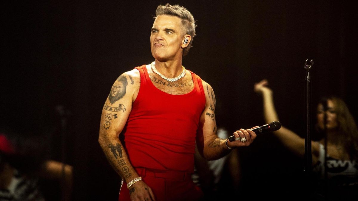 Der britische Sänger Robbie Williams spielt am 25. Juni 2025 im Rahmen seiner Robbie Williams in Gelsenkirchen