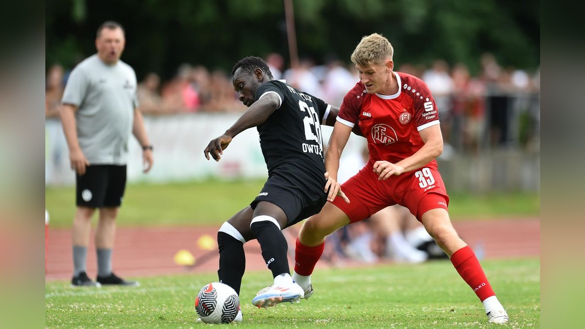Der VfB Bottrop musste sich Rot-Weiss Essen im Testspiel mit 0:10 geschlagen geben. 2500 Zuschauer verfolgten das Spiel, das zu Ehren des 125-jährigen Bestehens des Bottroper Klubs ausgetragen wurde. VfB Bottrop - Rot-Weiss Essen