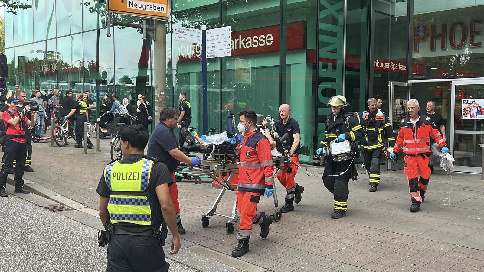 T-dliche-Messerattacke-im-Phoenix-Center-25-J-hriger-vor-Gericht