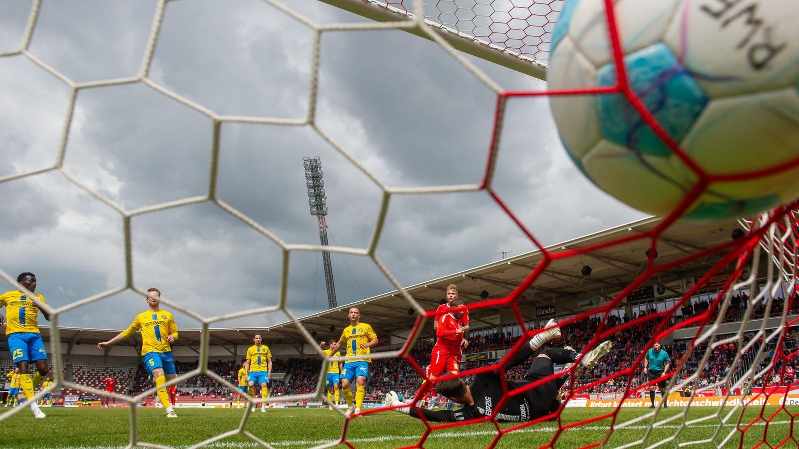 FC-Rot-Wei-Erfurt-So-viel-kostet-ein-Bier-im-Steigerwaldstadion