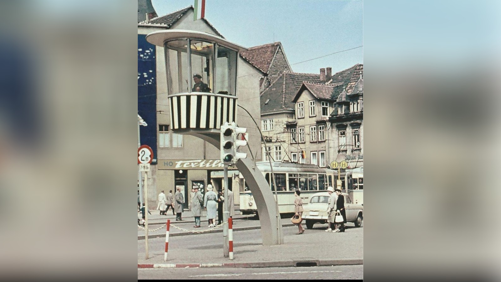 Neuer-Bildband-zeigt-Erfurt-von-1945-bis-1989-Unver-ffentlichte-Fotos-der-Stadtgeschichte