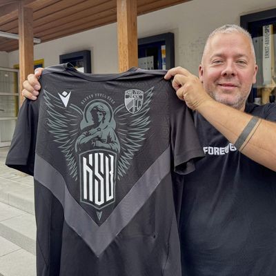 FC Carl Zeiss Jena×heaven shall burn Fußball-Regionalliga: Fußball-Regionalliga: Hardcore-Band bleibt