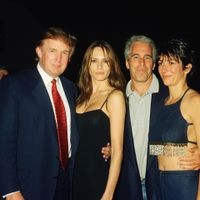 Donald Trump und seine damalige Freundin Melania Knauss waren eng mit Jeffrey Epstein und seiner britischen Lebensgefährtin verbandelt – hier eine Szene aus Mar-a-Lago im Jahr 2000. Trump, Knauss, Epstein, & Maxwell At Mar-A-Lago
