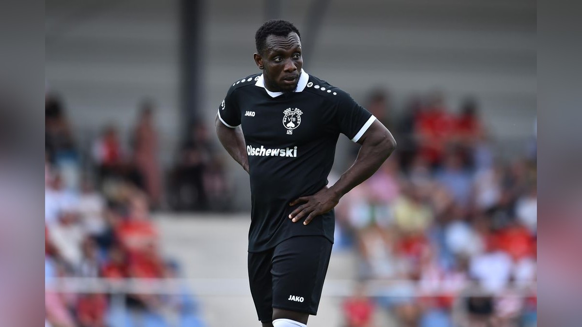 Frederick Ansah steht dem VfB Bottrop vorerst nicht zur Verfügung. Der Abwehrspieler hat sich verletzt. VfB Bottrop - Rot-Weiss Essen