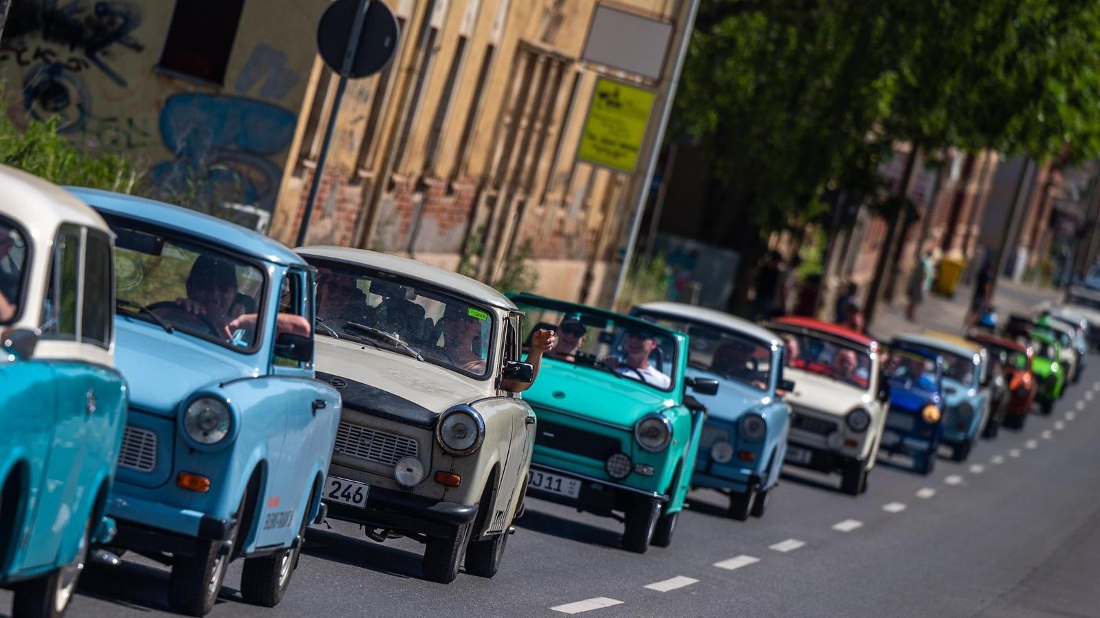 Th-ringen-Quiz-zur-DDR-Wie-wurde-der-Trabant-scherzhaft-genannt-