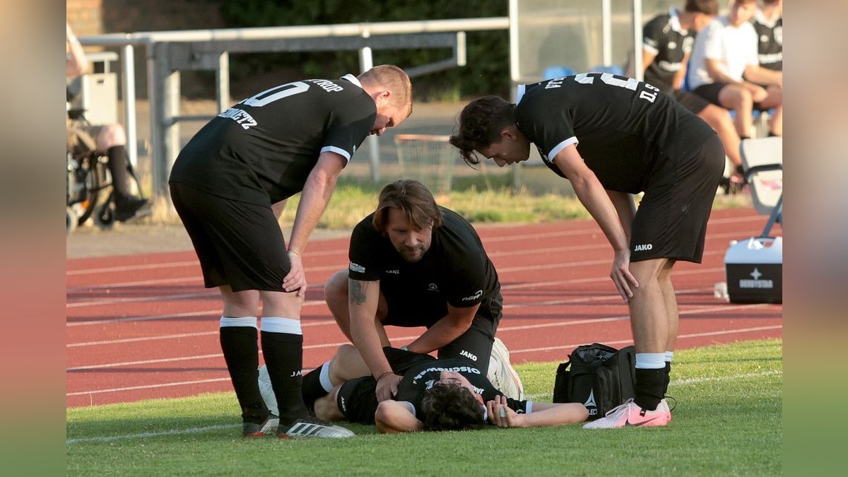 Der VfB Bottrop und der VfB Kirchhellen trennen sich in einem Testspiel im Jahnstadion 2:2. VfB Bottrop gegen VfB Kirchhellen