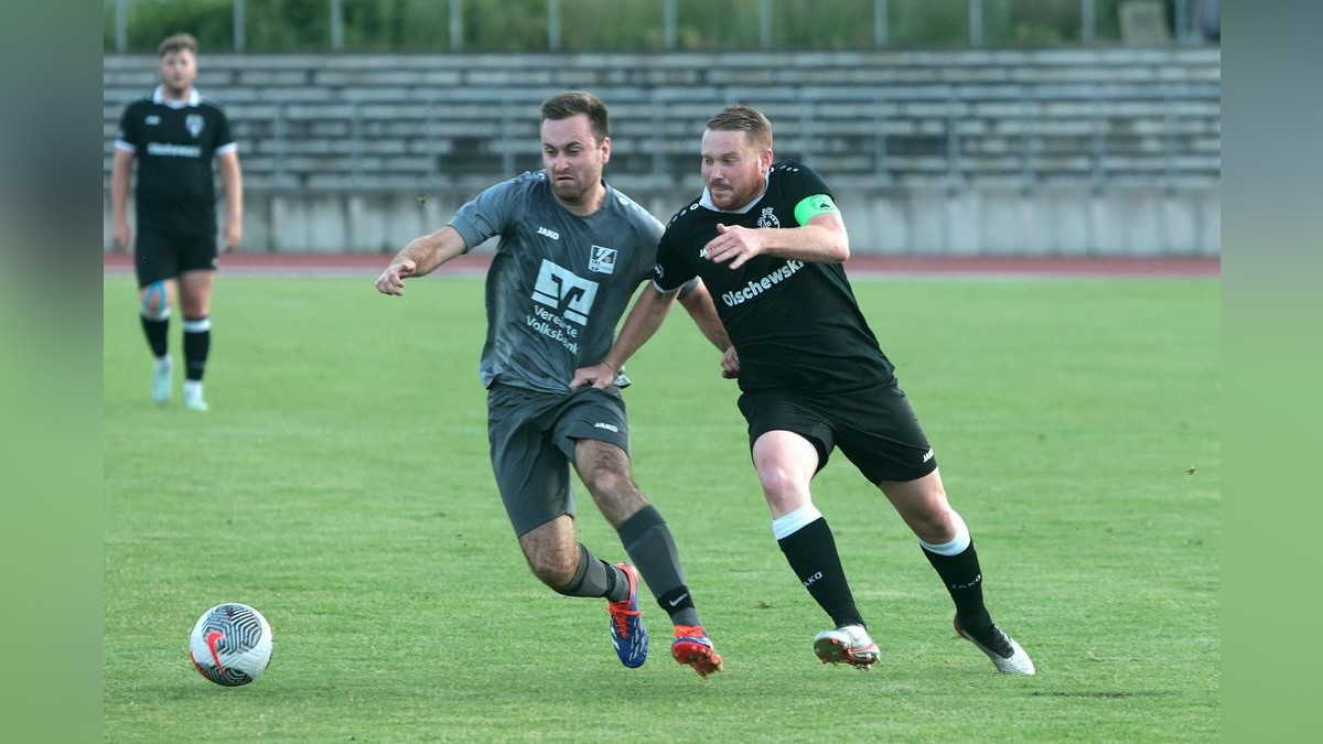 Der VfB Bottrop und der VfB Kirchhellen trennen sich in einem Testspiel im Jahnstadion 2:2. VfB Bottrop gegen VfB Kirchhellen