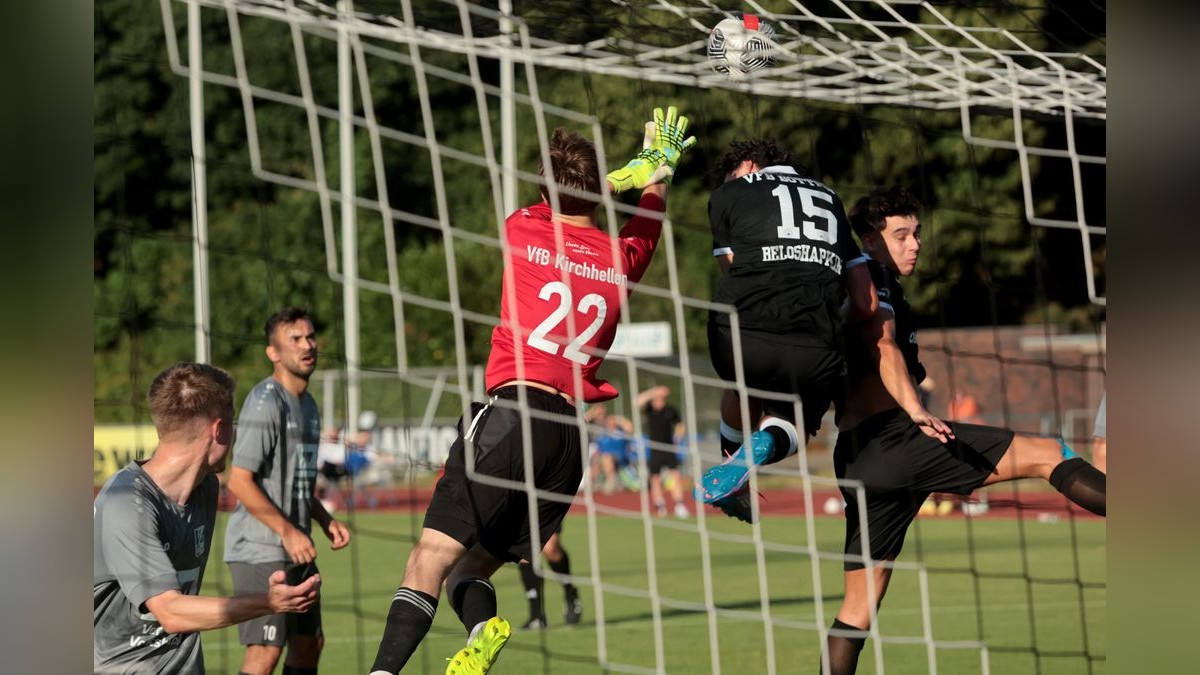 Der VfB Bottrop und der VfB Kirchhellen trennen sich in einem Testspiel im Jahnstadion 2:2. VfB Bottrop gegen VfB Kirchhellen