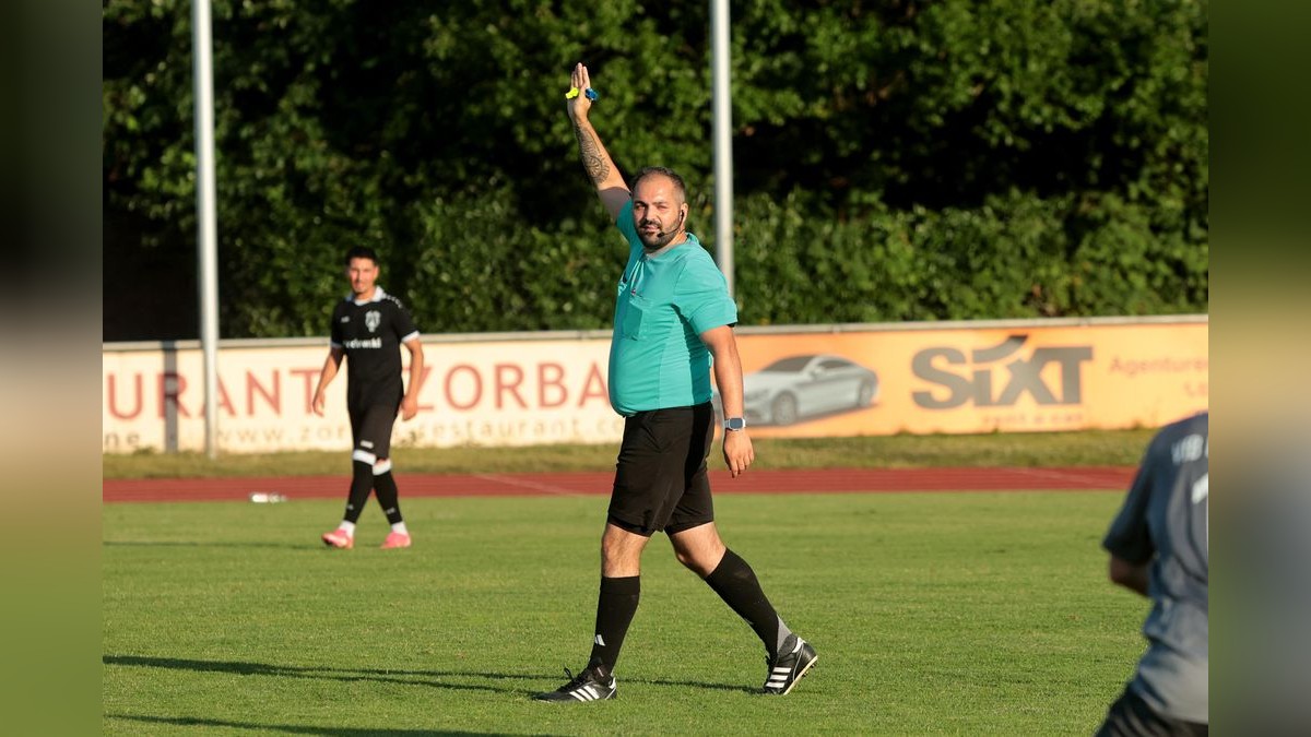 Der VfB Bottrop und der VfB Kirchhellen trennen sich in einem Testspiel im Jahnstadion 2:2. VfB Bottrop gegen VfB Kirchhellen
