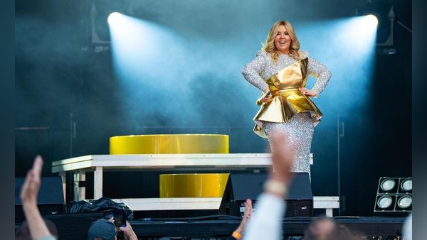 Maite Kelly schickt Roland Kaiser eine Whatsapp aus Crange