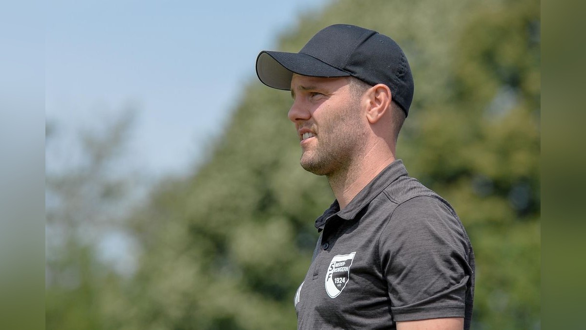 Nimmt mit den SF Niederwenigern nach dem Abstieg in der Landesliga wieder Anlauf: Trainer Marcel Kraushaar. TVD Velbert - SF Niederwenigern