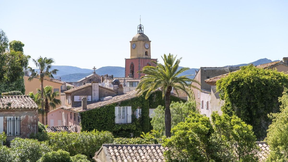 Saint-Tropez in Frankreich: Das Land ist im diesjährigen Ranking von UN Tourism ganz vorne mit dabei. Stadtansicht Saint-Tropez