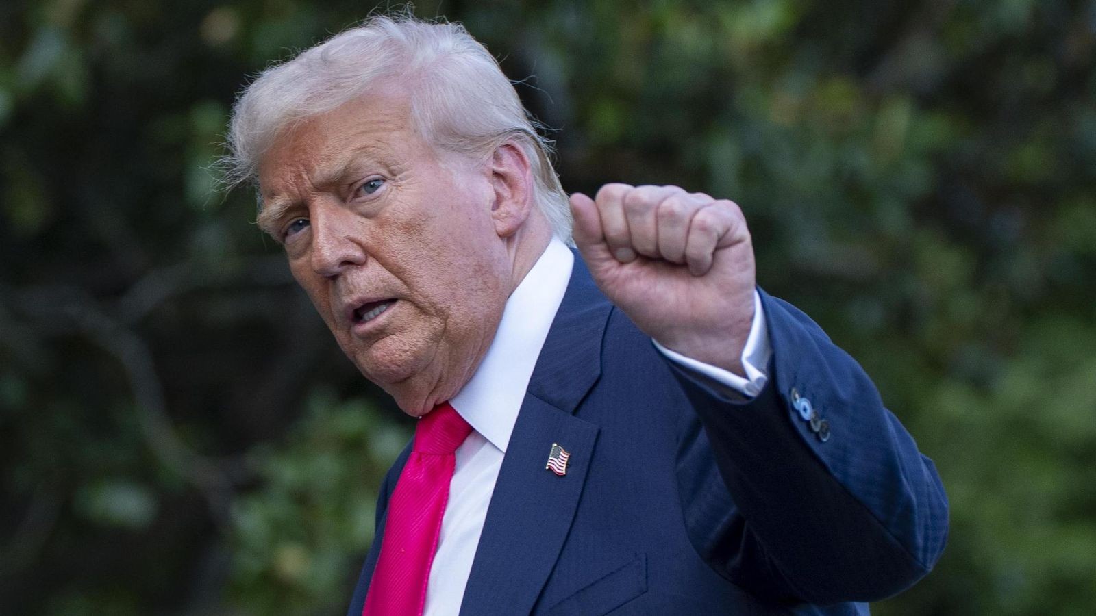 Trump-wettert-gegen-Basis-ein-Spiel-mit-dem-Feuer