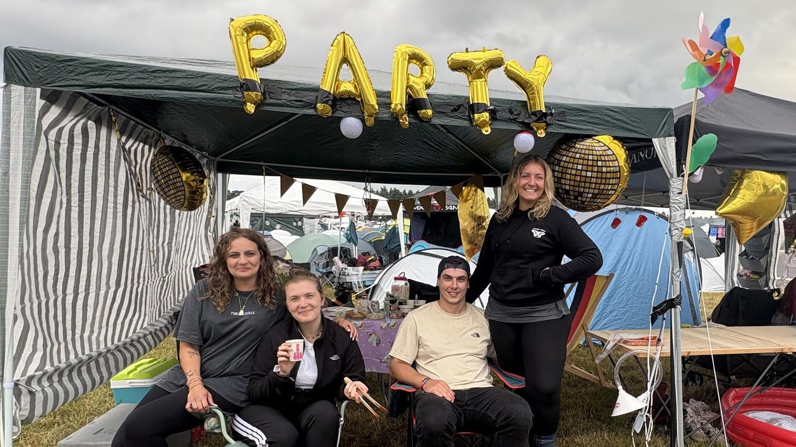 Parookaville-Regen-l-sst-Camper-leiden-chilliger-Start-folgt