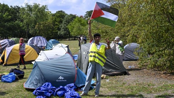 Palestinski protestni tabor se je lahko vrnil pred kanclerstvo, vendar pod tišjimi pogoji