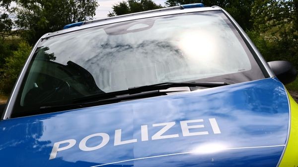 Prometne nesreče in beg pred policijo v Nemčiji ter zastoj na Danskem