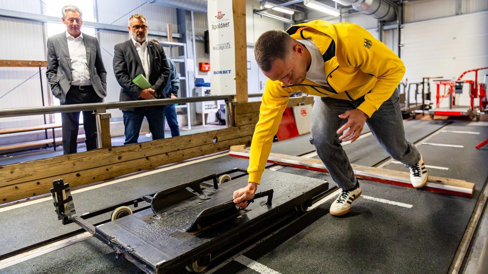 Skeleton-Olympiasieger-mit-Goldplan-und-Schlankheitskur-