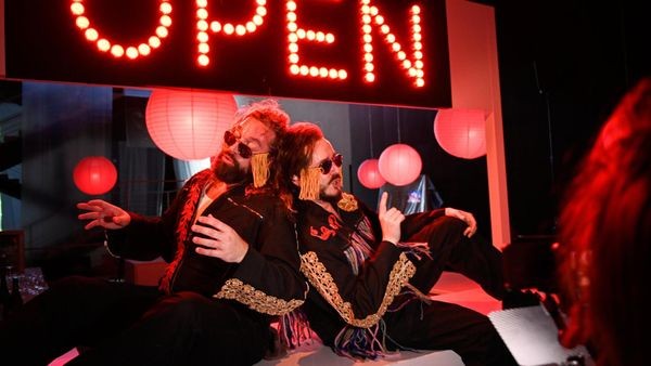 Premiera 'Mahagonnyja' v Nemški operi: Interaktivna predstava z zahtevano športno opremo