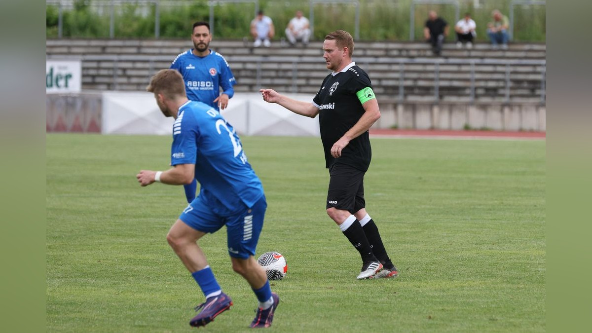 Der VfB Bottrop und der SC Westfalia Herne trennen sich in einem Testspiel 1:1 (0:0). Testspiel VfB Bottrop: VfB Bottrop - SC Westfalia Herne
