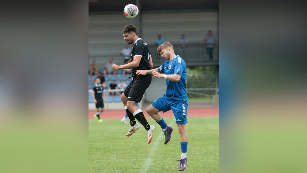 Der VfB Bottrop und der SC Westfalia Herne trennen sich in einem Testspiel 1:1 (0:0). VfB Bottrop gegen SC Westfalia Herne