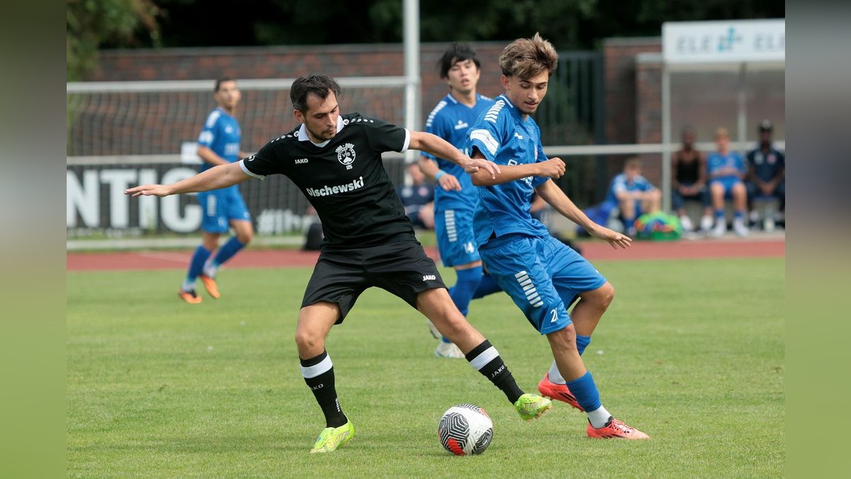 Der VfB Bottrop und der SC Westfalia Herne trennen sich in einem Testspiel 1:1 (0:0). VfB Bottrop gegen SC Westfalia Herne