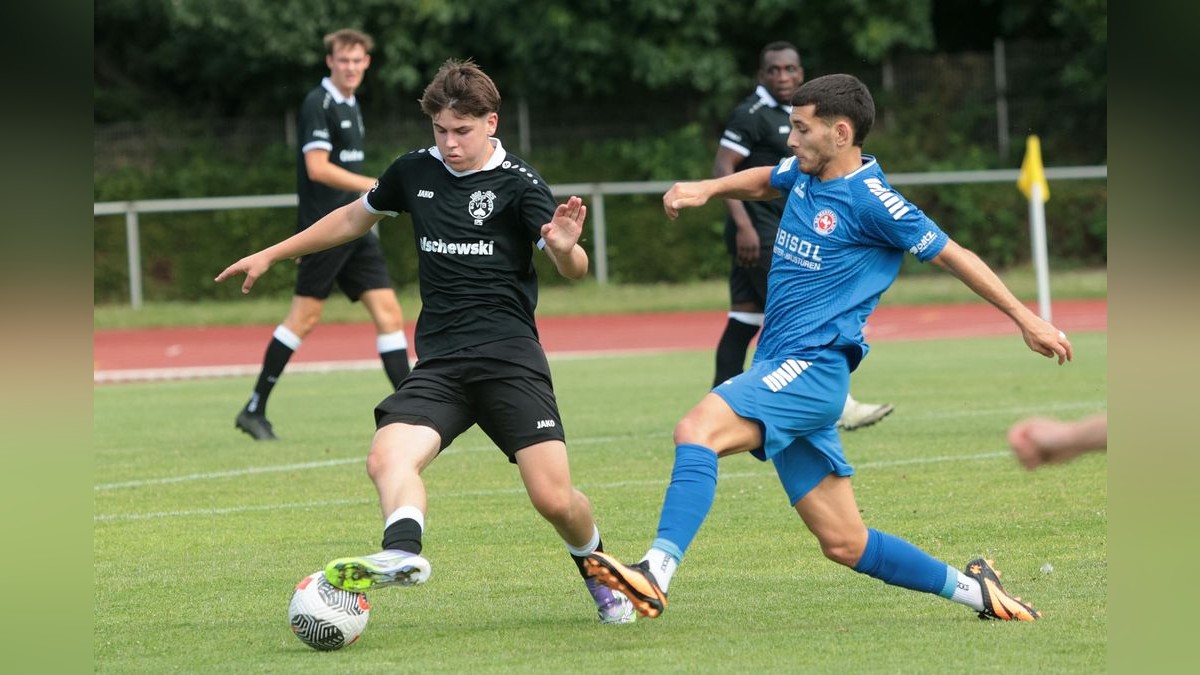 Der VfB Bottrop und der SC Westfalia Herne trennen sich in einem Testspiel 1:1 (0:0). VfB Bottrop gegen SC Westfalia Herne