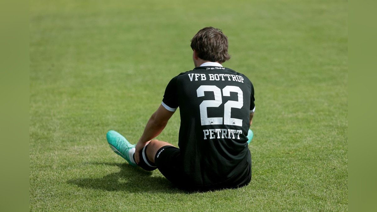 Der VfB Bottrop und der SC Westfalia Herne trennen sich in einem Testspiel 1:1 (0:0). VfB Bottrop gegen SC Westfalia Herne